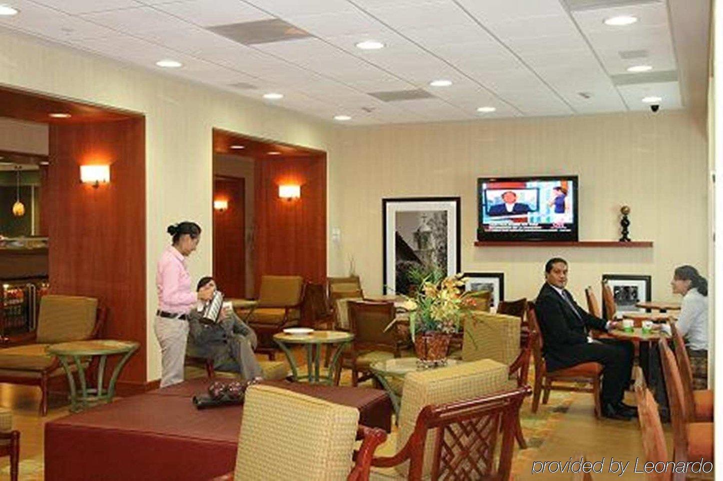 Hampton By Hilton Queretaro Tecnologico Hotel Restaurant foto